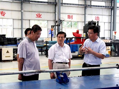 中國工程院院士江億與教授級工程師，暖通空調(diào)專家吳德繩一行視察科靈空調(diào)生產(chǎn)基地